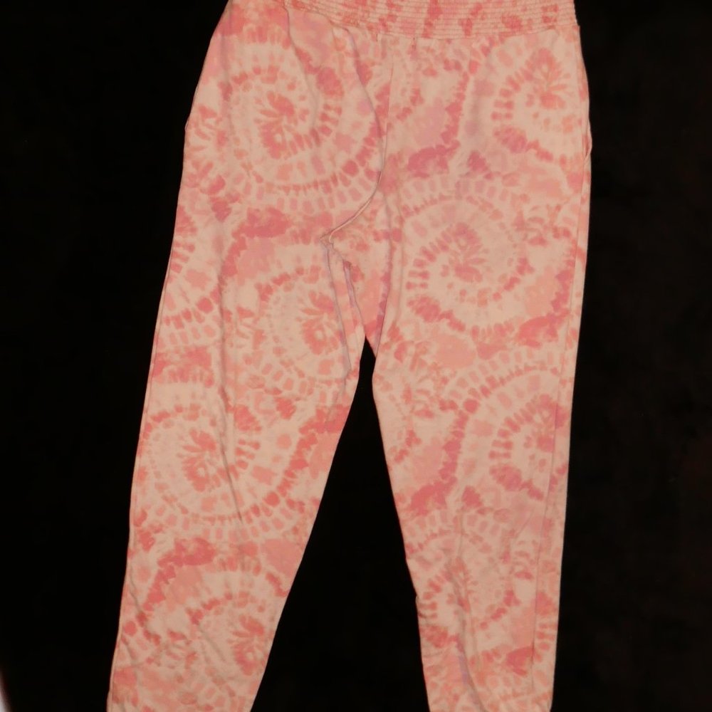 Pink tie-dye Steve Madden lounge pants